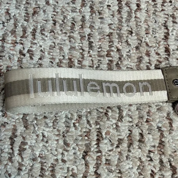 lululemon athletica Tan and White Wallet Set - Picture 3 of 11